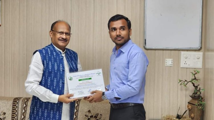 Hon’ble Vice-Chancellor Dr. Z. P. Patel distributed the certificates to the accomplished individuals who successfully completed the three-month certificate course on Mushroom Cultivation