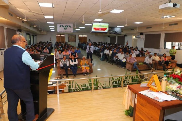 Hon’ble Vice-Chancellor Dr. Z. P. Patel inaugurated the Agricultural Innovation & Entrepreneurship Conclave (AIEC), organized by the Centre for Advanced Agricultural Science and Technology (CAAST), NAU Navsari