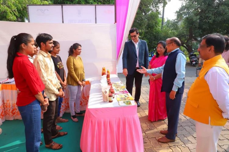 Hon’ble Vice-Chancellor Dr. Z. P. Patel inaugurated the Agricultural Innovation & Entrepreneurship Conclave (AIEC), organized by the Centre for Advanced Agricultural Science and Technology (CAAST), NAU Navsari