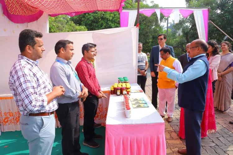 Hon’ble Vice-Chancellor Dr. Z. P. Patel inaugurated the Agricultural Innovation & Entrepreneurship Conclave (AIEC), organized by the Centre for Advanced Agricultural Science and Technology (CAAST), NAU Navsari