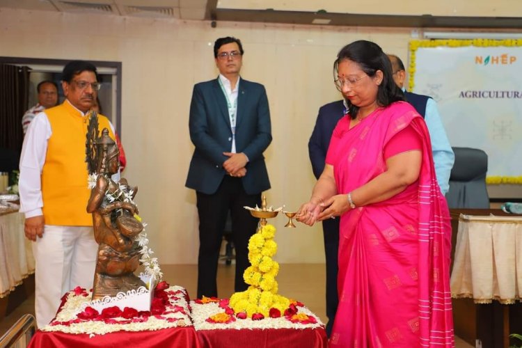 Hon’ble Vice-Chancellor Dr. Z. P. Patel inaugurated the Agricultural Innovation & Entrepreneurship Conclave (AIEC), organized by the Centre for Advanced Agricultural Science and Technology (CAAST), NAU Navsari