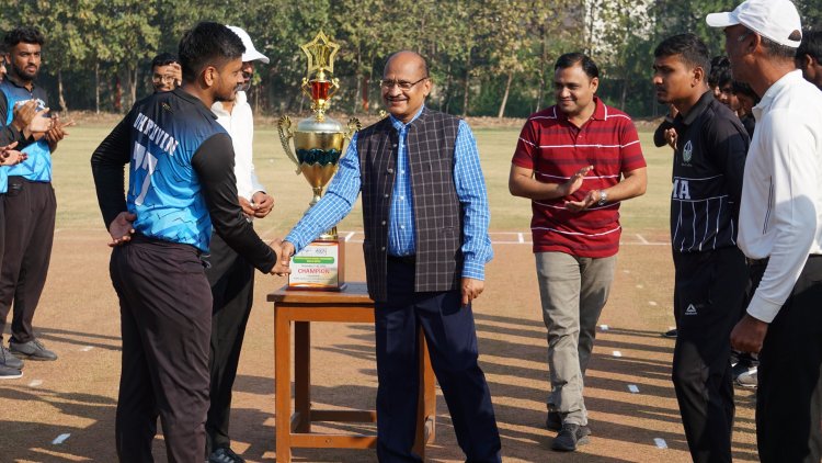 Hon’ble Vice Chancellor Dr. Z. P. Patel visited the playground of NAU for inspiring the players of NMCA and AABMI Cricket Teams just before the Final Match of the Inter Collegiate Cricket Tournament (2023-24) of NAU, Navsari on December 10, 2023.