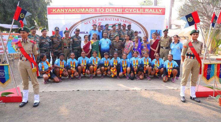 Hon’ble Vice-Chancellor Dr. Z. P. Patel flagged in the NCC Mega Cyclothon in Navsari on January 01, 2023.