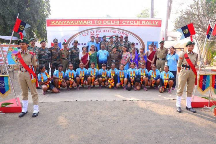 Hon’ble Vice-Chancellor Dr. Z. P. Patel flagged in the NCC Mega Cyclothon in Navsari on January 01, 2023.