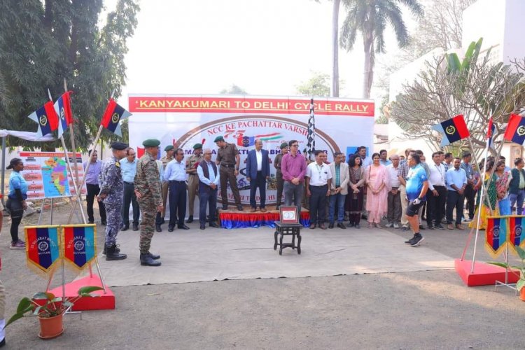 Hon’ble Vice-Chancellor Dr. Z. P. Patel flagged in the NCC Mega Cyclothon in Navsari on January 01, 2023.