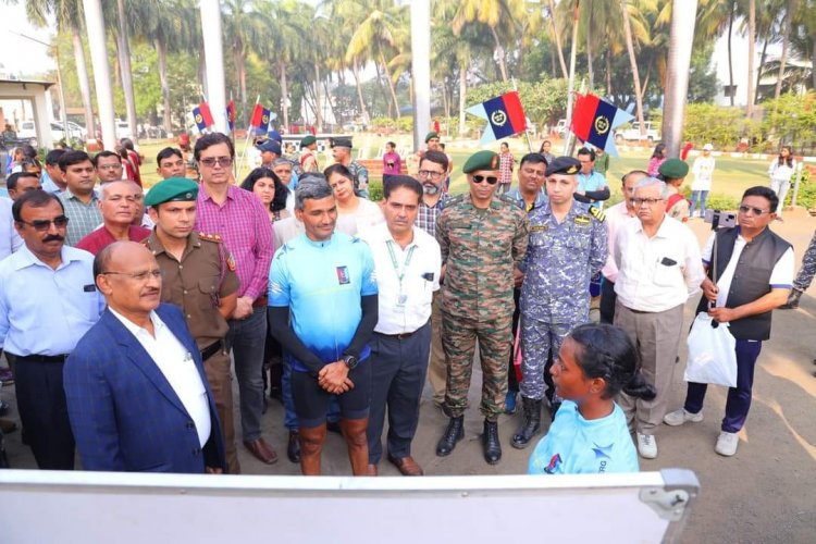 Hon’ble Vice-Chancellor Dr. Z. P. Patel flagged in the NCC Mega Cyclothon in Navsari on January 01, 2023.