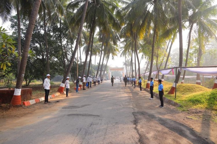 Hon’ble Vice-Chancellor Dr. Z. P. Patel flagged in the NCC Mega Cyclothon in Navsari on January 01, 2023.