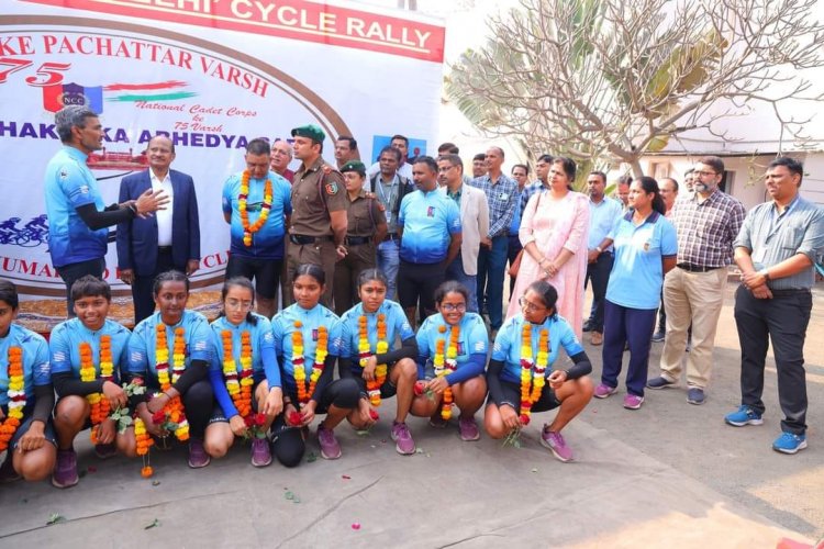 Hon’ble Vice-Chancellor Dr. Z. P. Patel flagged in the NCC Mega Cyclothon in Navsari on January 01, 2023.