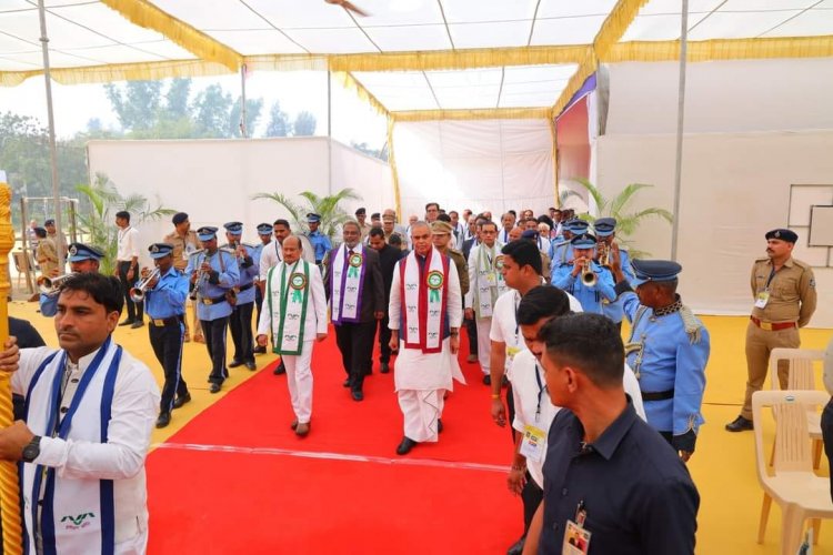 The 19th Annual Convocation of Navsari Agricultural University was held today (January 3, 2024), in the esteemed presence of the Hon’ble Governor of Gujarat and Chancellor of the University, Shri Acharya Devvrat ji, who presided over the function as President. 