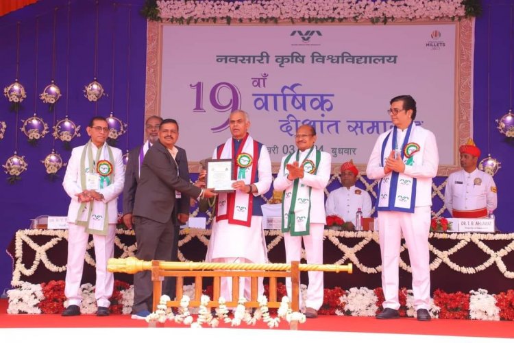 The 19th Annual Convocation of Navsari Agricultural University was held today (January 3, 2024), in the esteemed presence of the Hon’ble Governor of Gujarat and Chancellor of the University, Shri Acharya Devvrat ji, who presided over the function as President. 