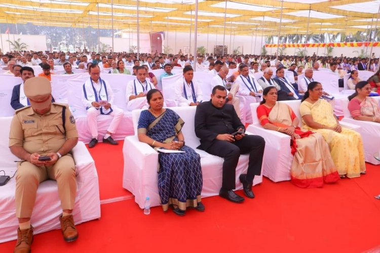 The 19th Annual Convocation of Navsari Agricultural University was held today (January 3, 2024), in the esteemed presence of the Hon’ble Governor of Gujarat and Chancellor of the University, Shri Acharya Devvrat ji, who presided over the function as President. 