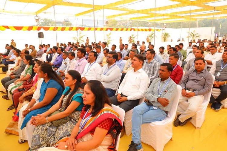 The 19th Annual Convocation of Navsari Agricultural University was held today (January 3, 2024), in the esteemed presence of the Hon’ble Governor of Gujarat and Chancellor of the University, Shri Acharya Devvrat ji, who presided over the function as President. 