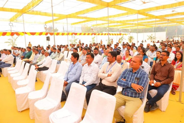 The 19th Annual Convocation of Navsari Agricultural University was held today (January 3, 2024), in the esteemed presence of the Hon’ble Governor of Gujarat and Chancellor of the University, Shri Acharya Devvrat ji, who presided over the function as President. 