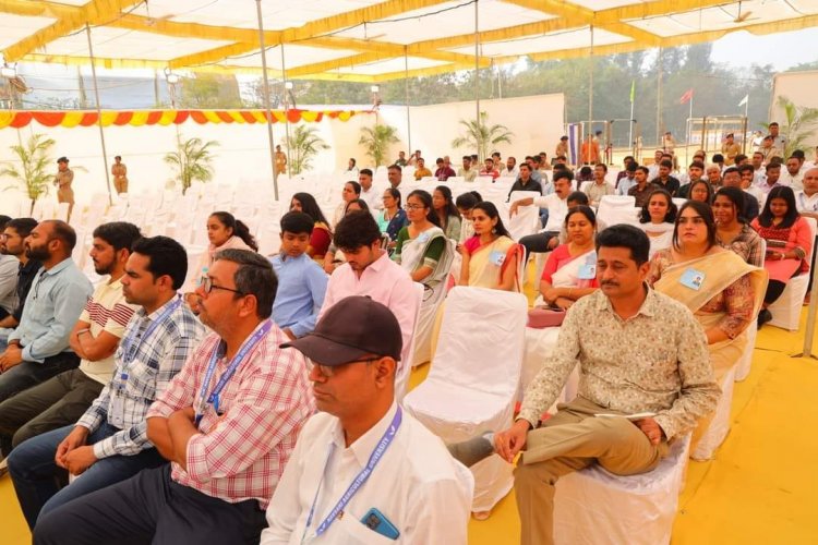 The 19th Annual Convocation of Navsari Agricultural University was held today (January 3, 2024), in the esteemed presence of the Hon’ble Governor of Gujarat and Chancellor of the University, Shri Acharya Devvrat ji, who presided over the function as President. 