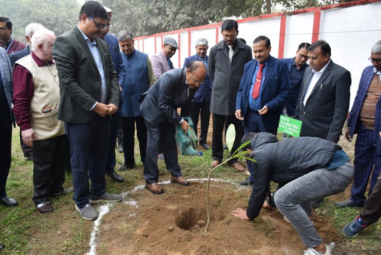 Hon'ble Vice-Chancellor, Dr. Z. P. Patel, graciously participated as a Special Invitee in the Executive Committee meeting of the Indian Agricultural Universities Association (IAUA), held in BASU, Patna, on January 6, 2024. 