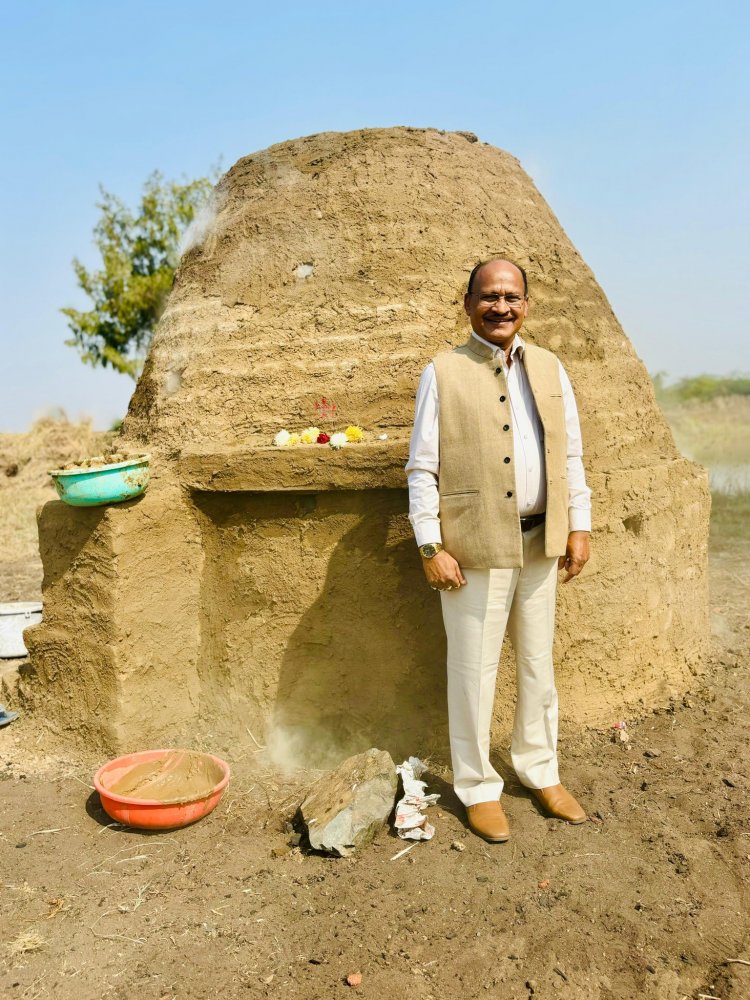 Hon'ble Vice-Chancellor Dr. Z. P. Patel along with Dr. V. R. Naik, ADR and Dr. J. M. Patel, Research Scientist, SWMRU inaugurated and lit fire to set on functioning the indigenous low cost, high efficient wood and organic matter pyrolysis Kiln to produce carbon rich stable Biochar from the ‘Prosopis juliflora’ wood at Coastal Soil Salinity Research Station, Danti on January 17, 2024