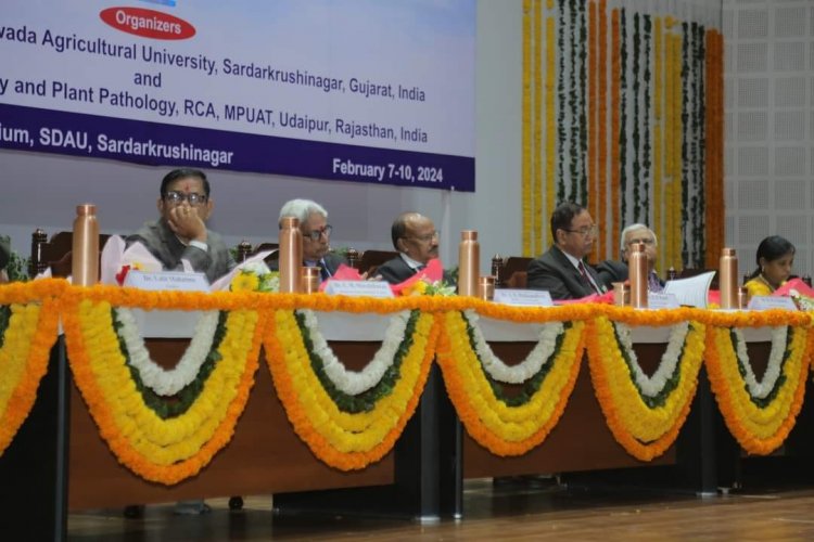 Hon’ble Vice-Chancellor Dr. Z. P. Patel graced the inaugural function of four days 3rd Asian Congress on the topic ‘Plant Pathology: Plant and Soil Health Management for a Better Tomorrow’ of Indian Society of Mycology and Plant Pathology (ISMPP), Udaipur as Guest of Honour on February 07, 2024.