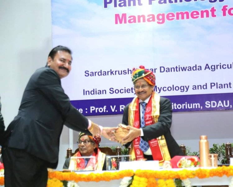 Hon’ble Vice-Chancellor Dr. Z. P. Patel graced the inaugural function of four days 3rd Asian Congress on the topic ‘Plant Pathology: Plant and Soil Health Management for a Better Tomorrow’ of Indian Society of Mycology and Plant Pathology (ISMPP), Udaipur as Guest of Honour on February 07, 2024.