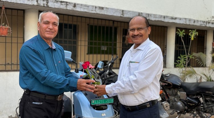 Hon’ble Vice-Chancellor Dr. Z. P. Patel performed ‘Vahan Puja’ of the newly purchased e-bike at the Office of the Executive Engineer, NAU Navsari.
