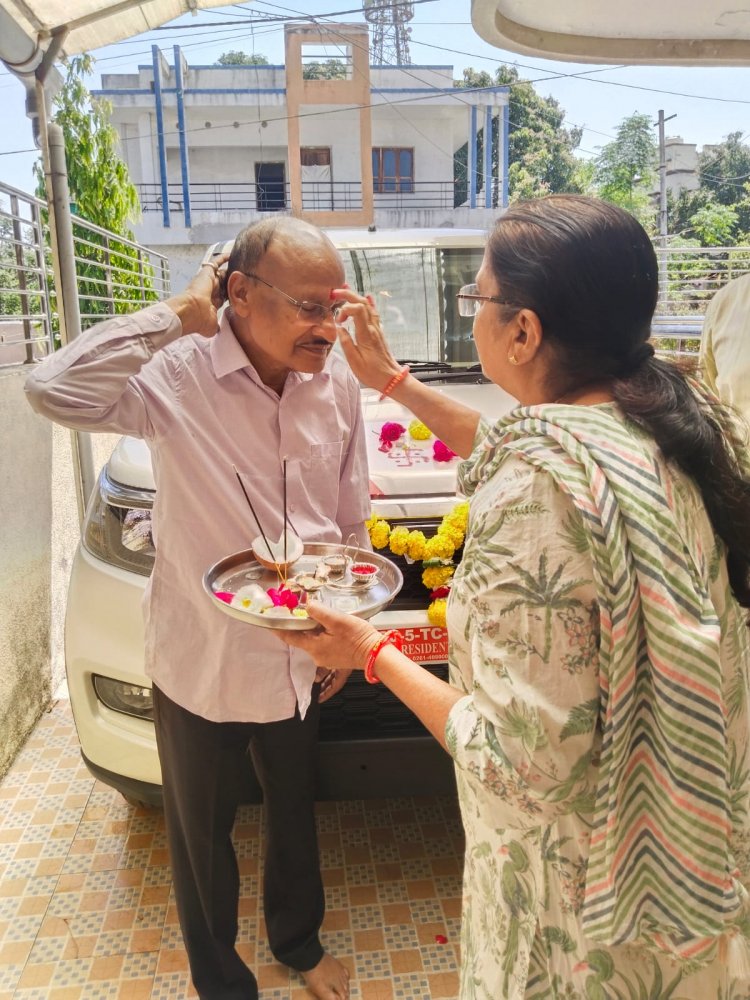 Hon’ble Vice-Chancellor Dr. Z. P. Patel along with Dr. Harshaben Z. Patel performed the ‘Vahan Puja’ of the newly purchased vehicle (Bolero Neo 10) at ASPEE Shakilam Biotechnology Institute, Surat on March 15, 2024.