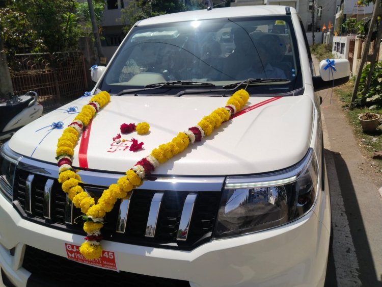 Hon’ble Vice-Chancellor Dr. Z. P. Patel along with Dr. Harshaben Z. Patel performed the ‘Vahan Puja’ of the newly purchased vehicle (Bolero Neo 10) at ASPEE Shakilam Biotechnology Institute, Surat on March 15, 2024.