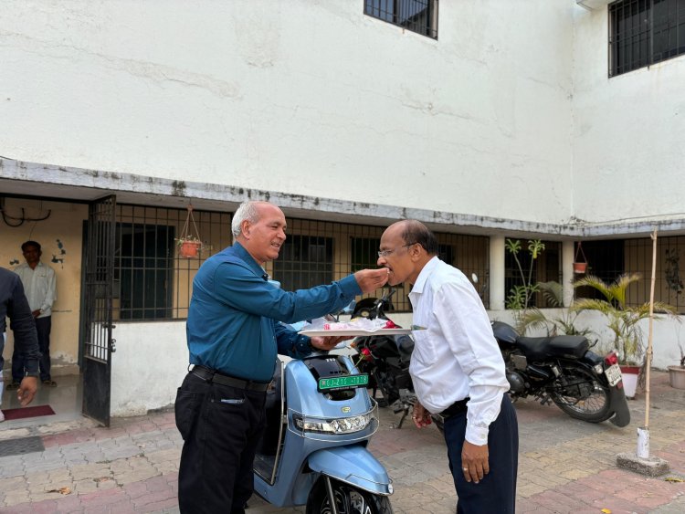 Hon’ble Vice-Chancellor Dr. Z. P. Patel performed ‘Vahan Puja’ of the newly purchased e-bike at the Office of the Executive Engineer, NAU Navsari.