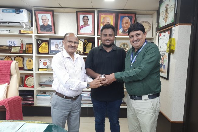 Hon’ble Vice-Chancellor Dr. Z. P. Patel appreciated the budding entrepreneur Mr. Aditya Trivedi, a final year student from College of Agriculture, Waghai.