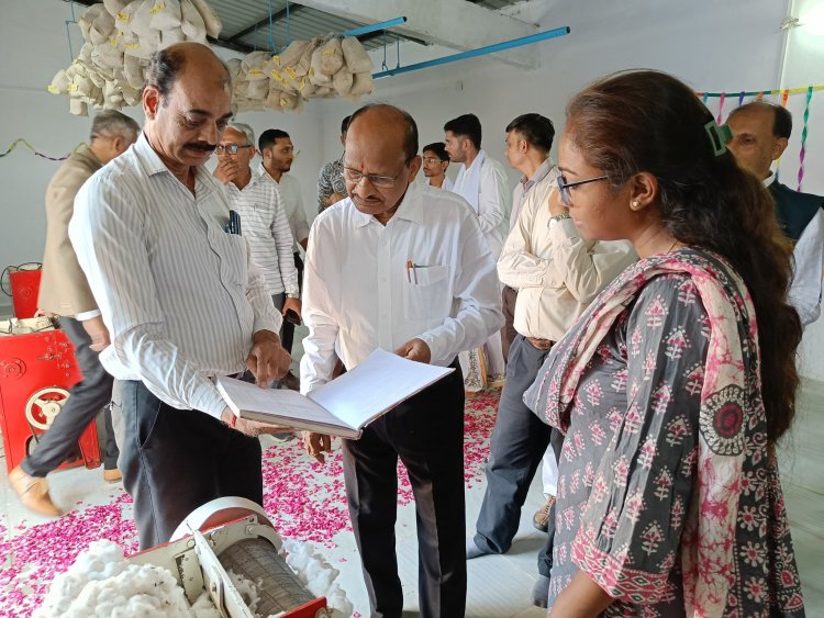 Hon’ble Vice Chancellor Dr. Z. P. Patel visited Regional Cotton Research Station, Bharuch on April 23, 2024 along with Dr. V. A. Solanki, Member of Academic Council