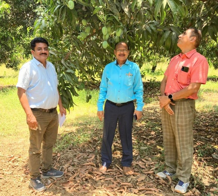 Hon’ble Vice-Chancellor Dr. Z. P. Patel along with Dr. Vikas Naik, ADR visited the Agricultural Experimental Station (AES), Paria on May 09, 2024.