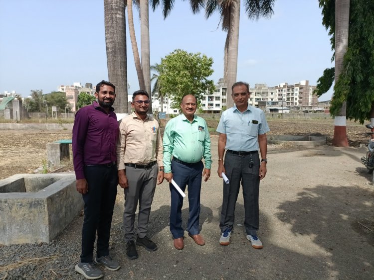 Hon’ble Vice-Chancellor Dr. Z. P. Patel, accompanied by Dr. V. R. Naik, ADR, visited the Wheat Research Station, Bardoli on May 28, 2024.