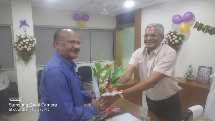 On behalf of NAU Navsari, Hon'ble Vice-Chancellor Dr. Z. P. Patel extended heartfelt congratulations to Dr. P. M. Vaghasia, Director of Horticulture, Government of Gujarat, on his retirement.