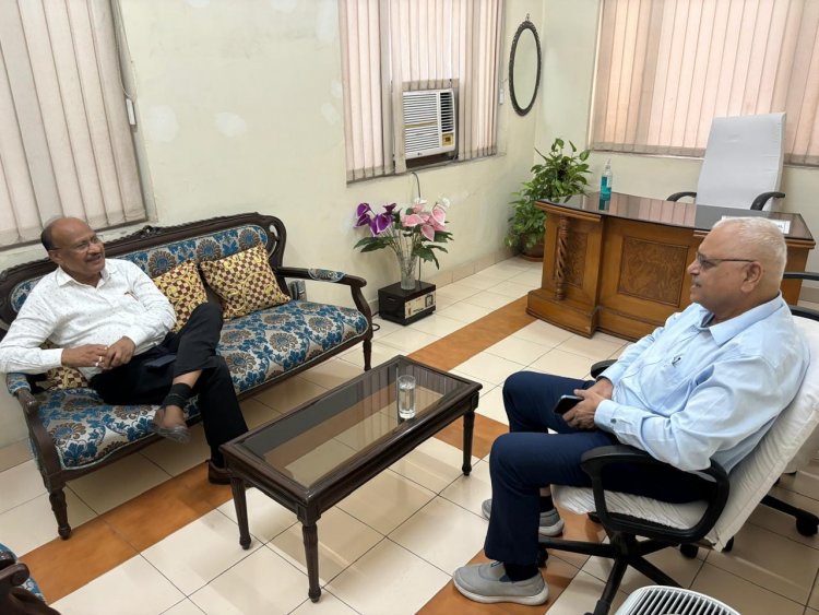 On June 12, 2024, Hon’ble Vice-Chancellor, Dr. Z. P. Patel held a meeting with Dr. Dinesh Kumar, Executive Secretary of the Indian Agricultural Universities Association (IAUA)