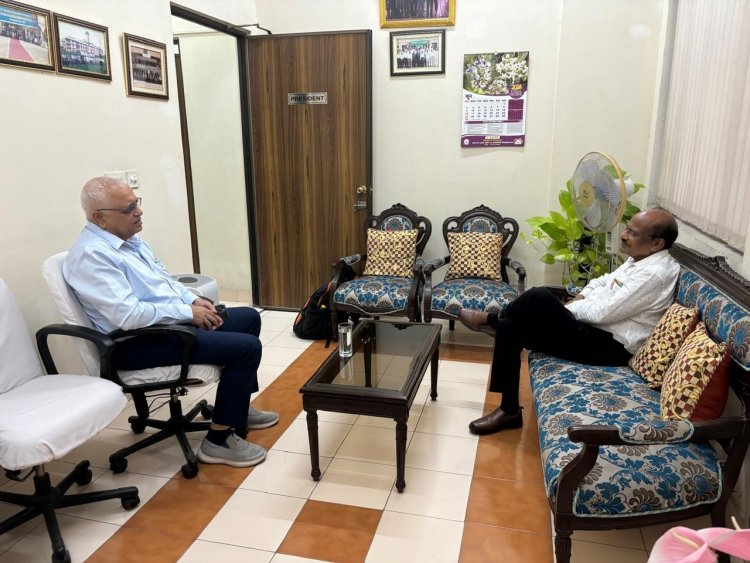 On June 12, 2024, Hon’ble Vice-Chancellor, Dr. Z. P. Patel held a meeting with Dr. Dinesh Kumar, Executive Secretary of the Indian Agricultural Universities Association (IAUA)