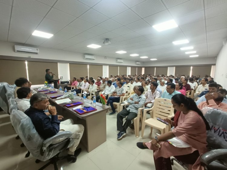 On June 11, 2024, Krishi Vigyan Kendra (KVK), Surat and the Department of Horticulture, Surat jointly organized the "Mango Festival," a dynamic event dedicated to enhance the knowledge and practices in mango cultivation.