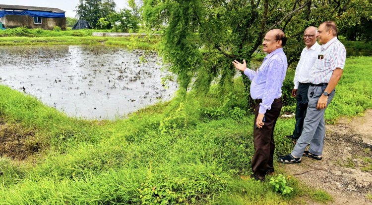 Hon'ble Vice-Chancellor Dr. Z. P. Patel visited Coastal Soil Salinity Research Station, Danti along with Dr. V. R. Naik, Associate Director of Research.