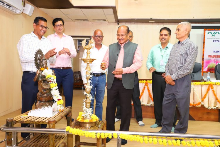 Hon’ble Vice-Chancellor Dr. Z. P. Patel inaugurated the cutting-edge Speed Breeding Setup at Main Rice Research Centre, Navsari on June 19, 2024.