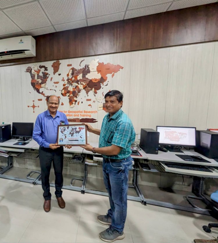 Hon’ble Vice-Chancellor Dr. Z. P. Patel inaugurated the newly established Centre for Geospatial Research and Technology (GREAT), a cutting-edge project funded by the Govt of Gujarat and visited the laboratories of the Department of FBTI and the Forest Biotechnology in College of Forestry on June 28, 2024.