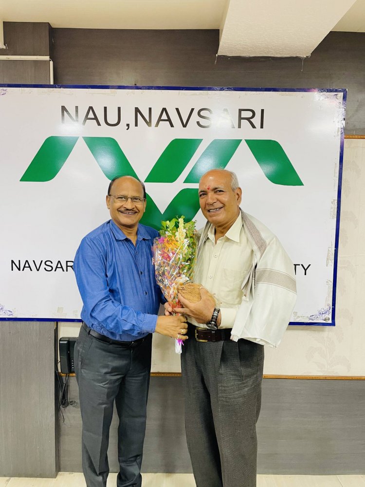 On June 28, 2024, Hon’ble Vice-Chancellor Dr. Z. P. Patel felicitates Er. P. R. Pandey, Executive Engineer, at a farewell function marking his upcoming retirement at the end of June. 