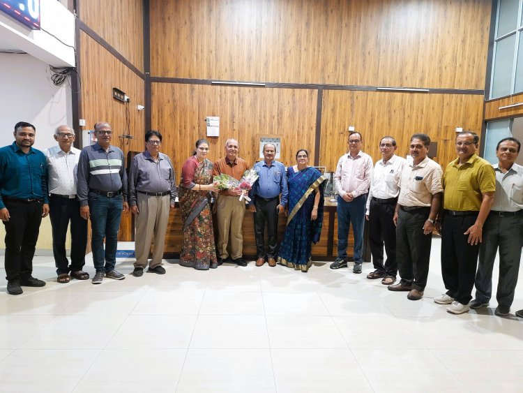 On June 28, 2024, Hon’ble Vice-Chancellor Dr. Z. P. Patel felicitates Er. P. R. Pandey, Executive Engineer, at a farewell function marking his upcoming retirement at the end of June. 