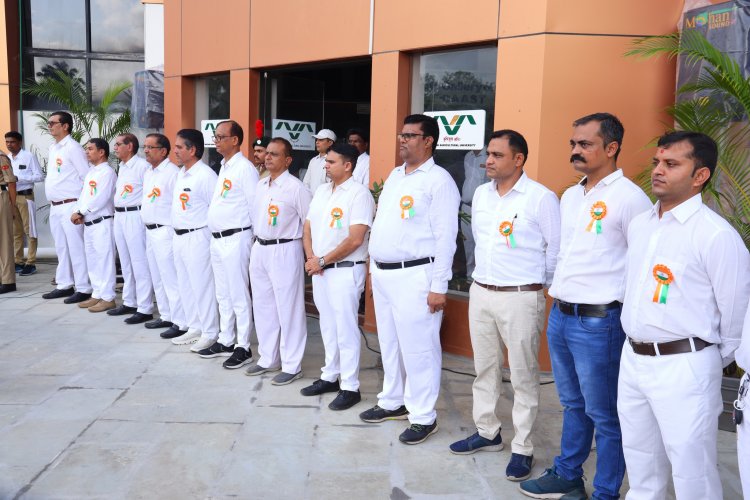 Hon’ble Vice-Chancellor Dr. Z. P. Patel hoists the National Flag at University Bhavan of NAU Navsari to celebrate the 78th Independence Day.