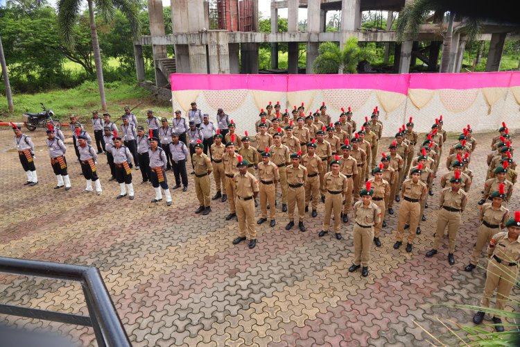 Hon’ble Vice-Chancellor Dr. Z. P. Patel hoists the National Flag at University Bhavan of NAU Navsari to celebrate the 78th Independence Day.