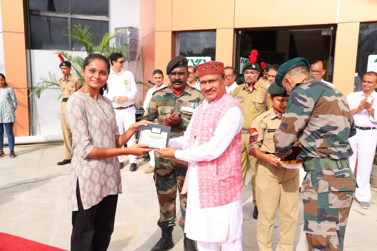 Hon’ble Vice-Chancellor Dr. Z. P. Patel hoists the National Flag at University Bhavan of NAU Navsari to celebrate the 78th Independence Day.