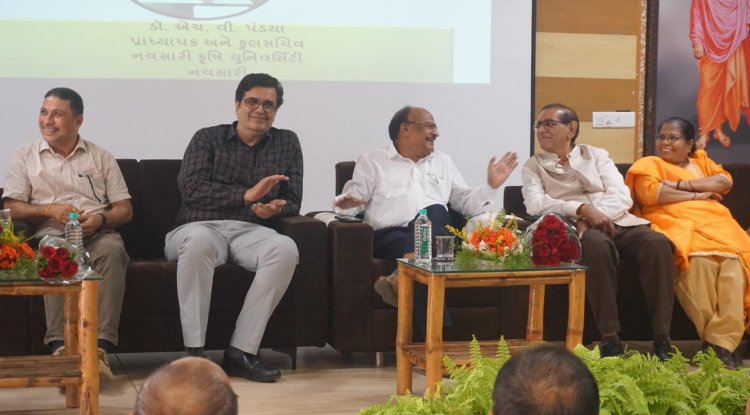 Hon’ble Vice-Chancellor Dr. Z. P. Patel felicitates Dr. H. V. Pandya, Registrar on the last day (31/08/2024) of his service at NAU Navsari.