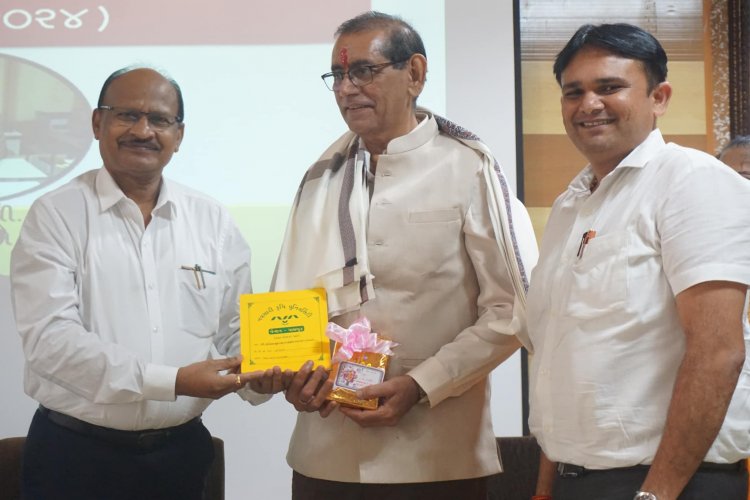 Hon’ble Vice-Chancellor Dr. Z. P. Patel felicitates Dr. H. V. Pandya, Registrar on the last day (31/08/2024) of his service at NAU Navsari.