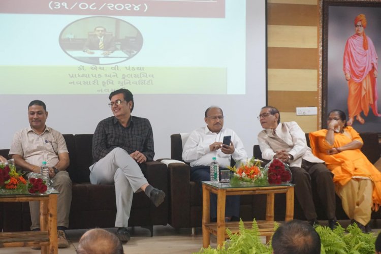 Hon’ble Vice-Chancellor Dr. Z. P. Patel felicitates Dr. H. V. Pandya, Registrar on the last day (31/08/2024) of his service at NAU Navsari.