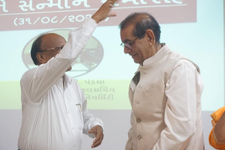 Hon’ble Vice-Chancellor Dr. Z. P. Patel felicitates Dr. H. V. Pandya, Registrar on the last day (31/08/2024) of his service at NAU Navsari.