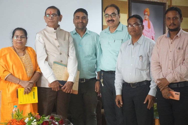 Hon’ble Vice-Chancellor Dr. Z. P. Patel felicitates Dr. H. V. Pandya, Registrar on the last day (31/08/2024) of his service at NAU Navsari.