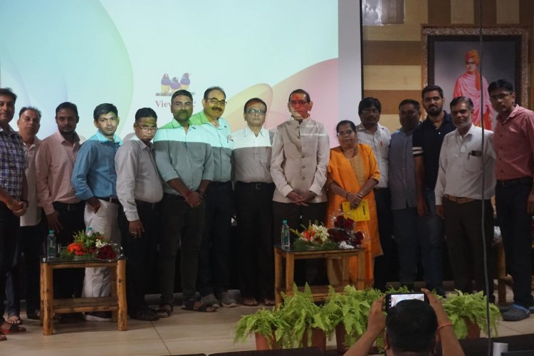 Hon’ble Vice-Chancellor Dr. Z. P. Patel felicitates Dr. H. V. Pandya, Registrar on the last day (31/08/2024) of his service at NAU Navsari.