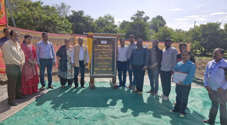 Hon'ble Vice-Chancellor Dr. Z. P. Patel laid the foundation stone of ‘Boys hostel’ at Polytechnic in Agriculture