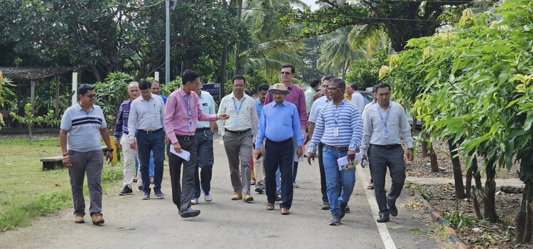 Hon'ble Vice-Chancellor Dr. Z. P. Patel visited the Regional Horticultural Research Station (RHRS), ACH, Navsari 